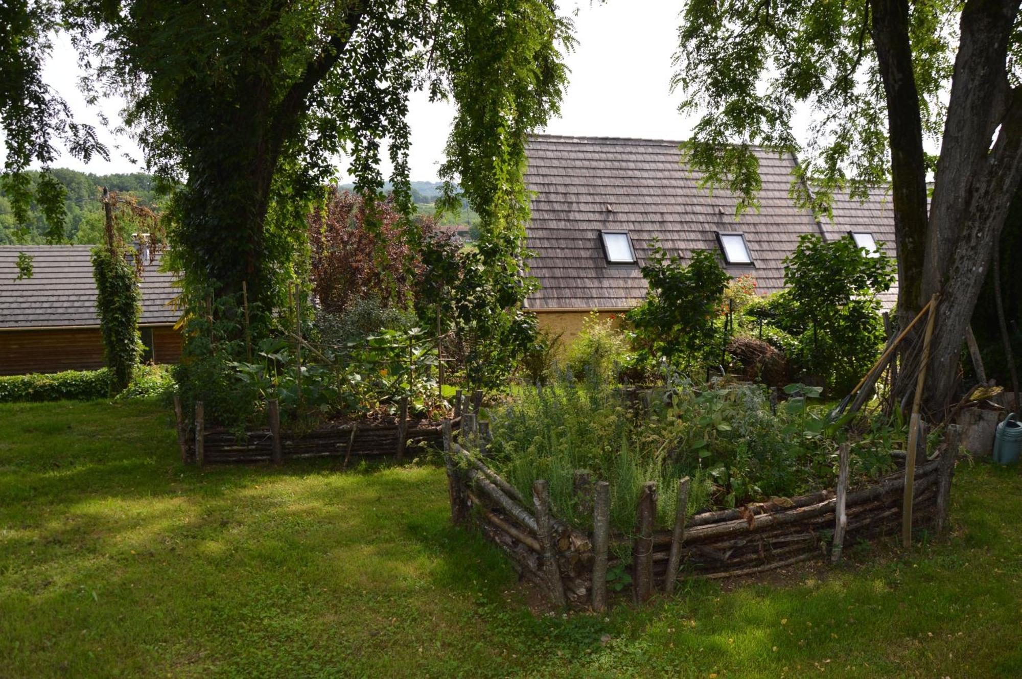 Les Deux Tours Bed & Breakfast Siorac-en-Perigord ภายนอก รูปภาพ