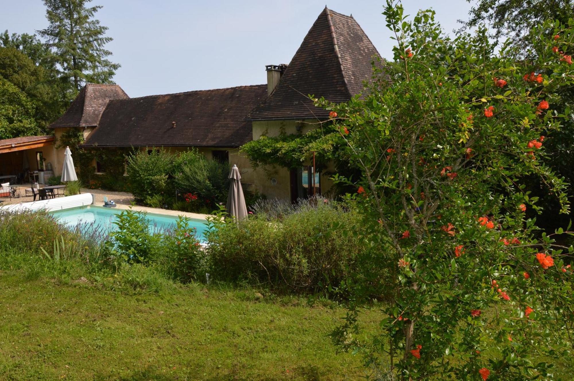 Les Deux Tours Bed & Breakfast Siorac-en-Perigord ภายนอก รูปภาพ