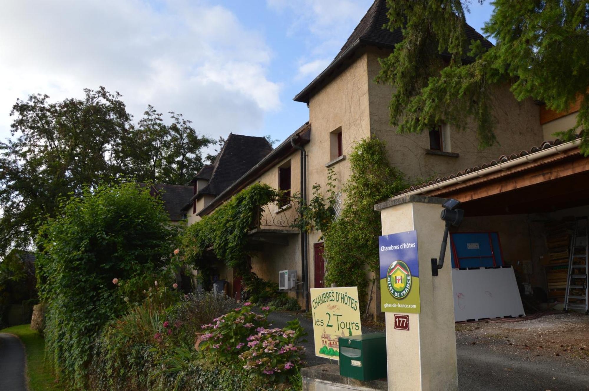 Les Deux Tours Bed & Breakfast Siorac-en-Perigord ภายนอก รูปภาพ